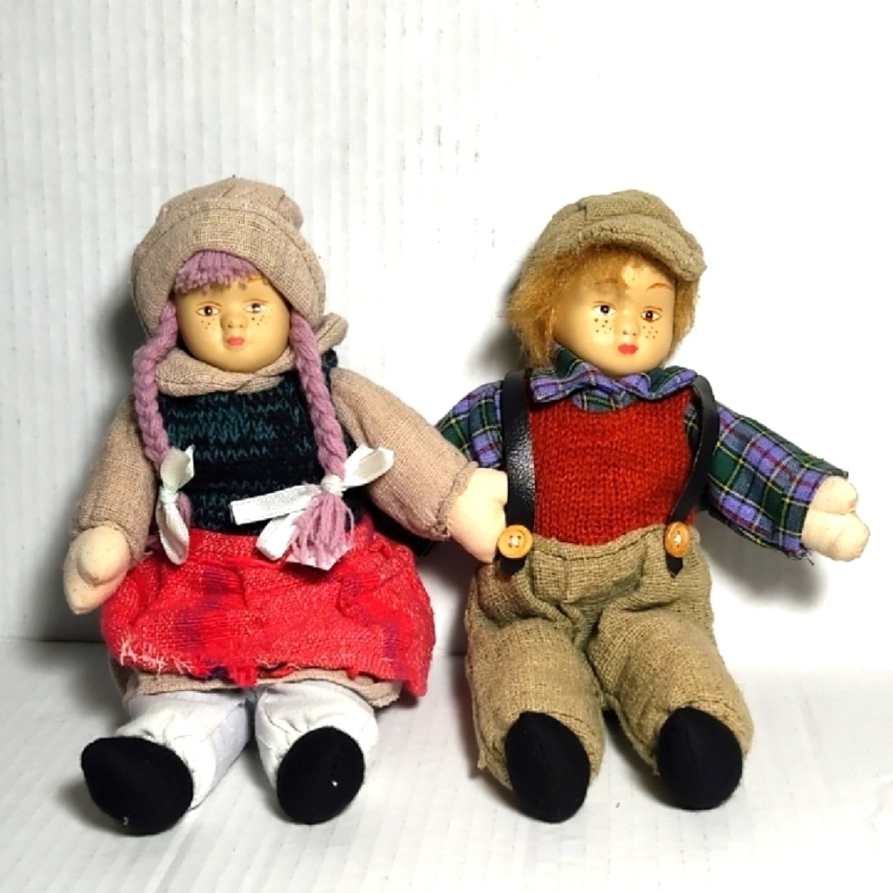 Albert E Price Porcelain Ragamuffin Dolls Boy Girl Shelf sitter